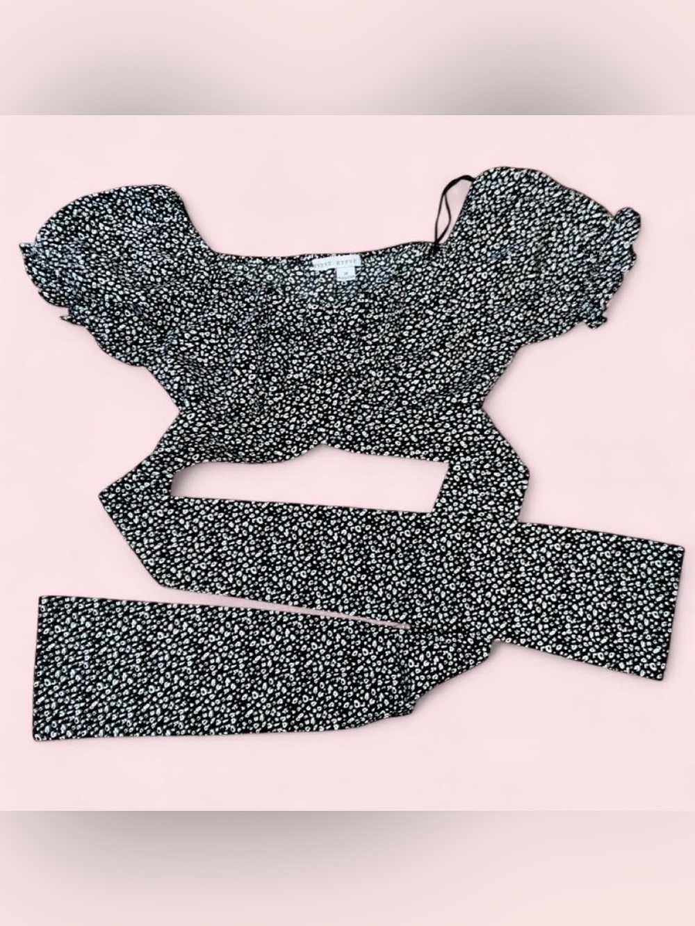 Hyfyve Black Floral Puff Sleeve Crop Top